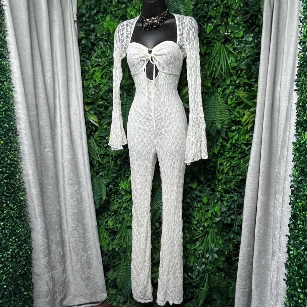 Fashion Nova Jumpsuit Small Cream Floral Lace Bell Sleeve Flare Leg NEW 4194